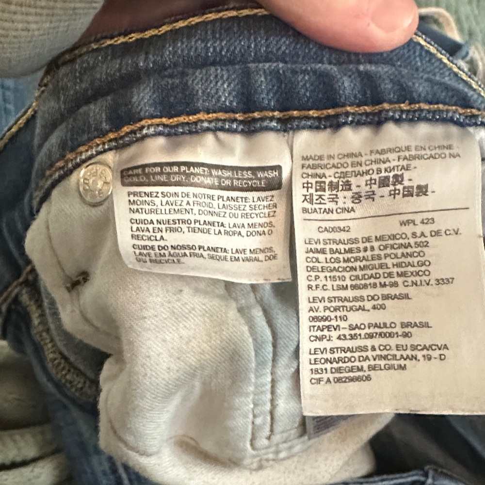 Vintage Levi’s Distressed Blue Jeans Denim Style 502 Sz 34x34 - Picture 9 of 10